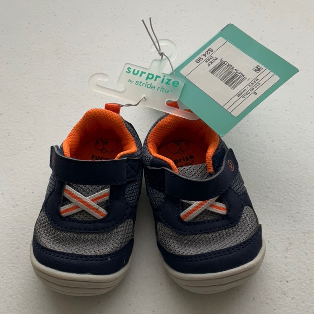 🌺$3.00 Final Price-- Surprize by Stride Rite Baby Tennis
